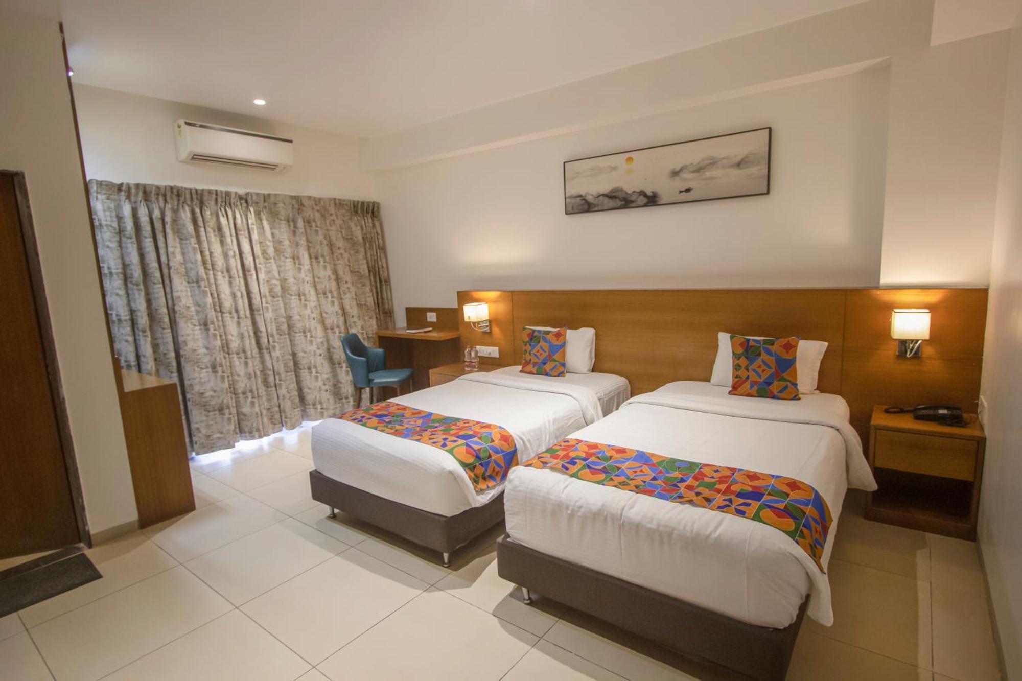 Monarch Express Chakan Hotel Exterior photo