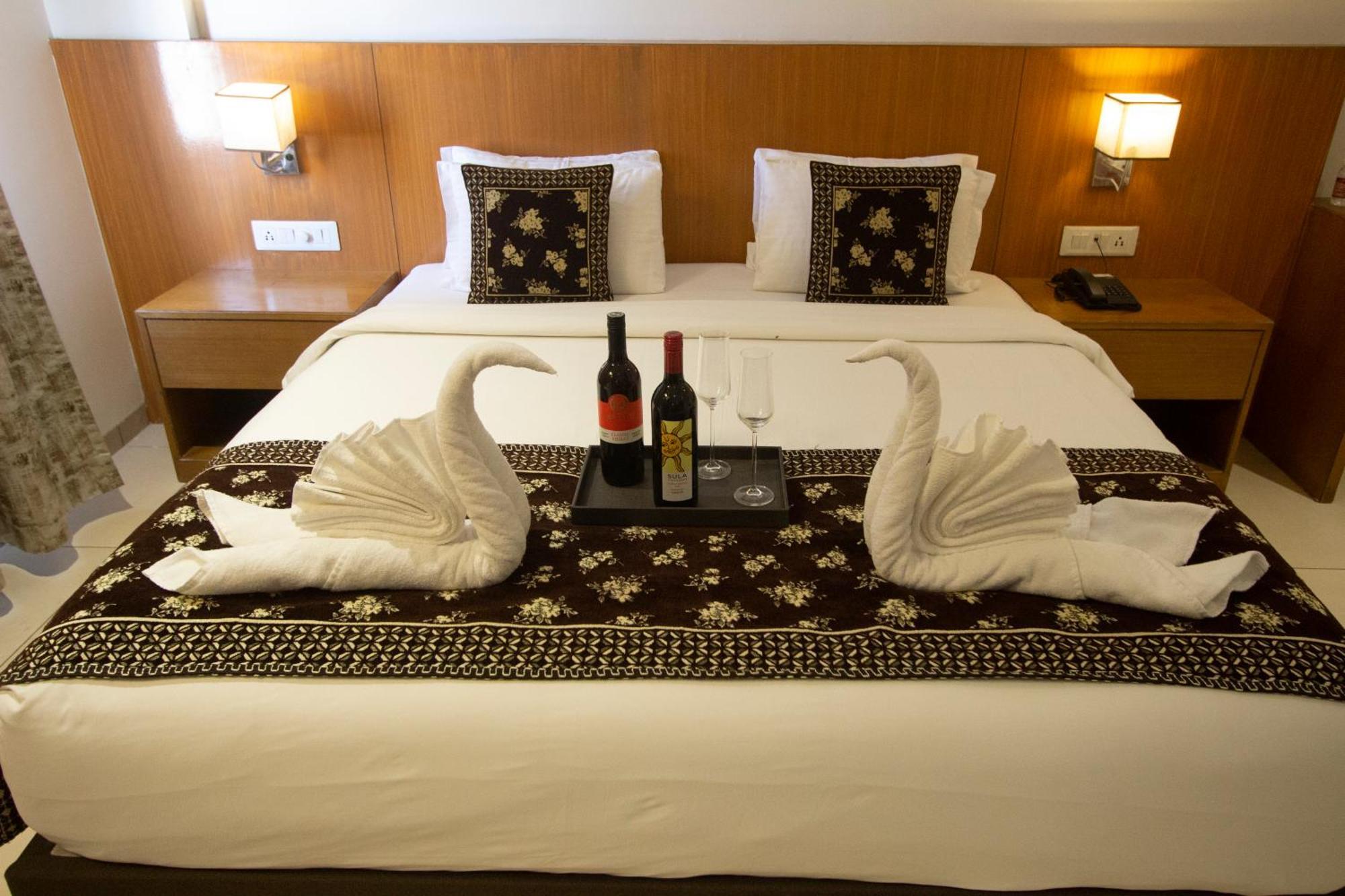 Monarch Express Chakan Hotel Exterior photo