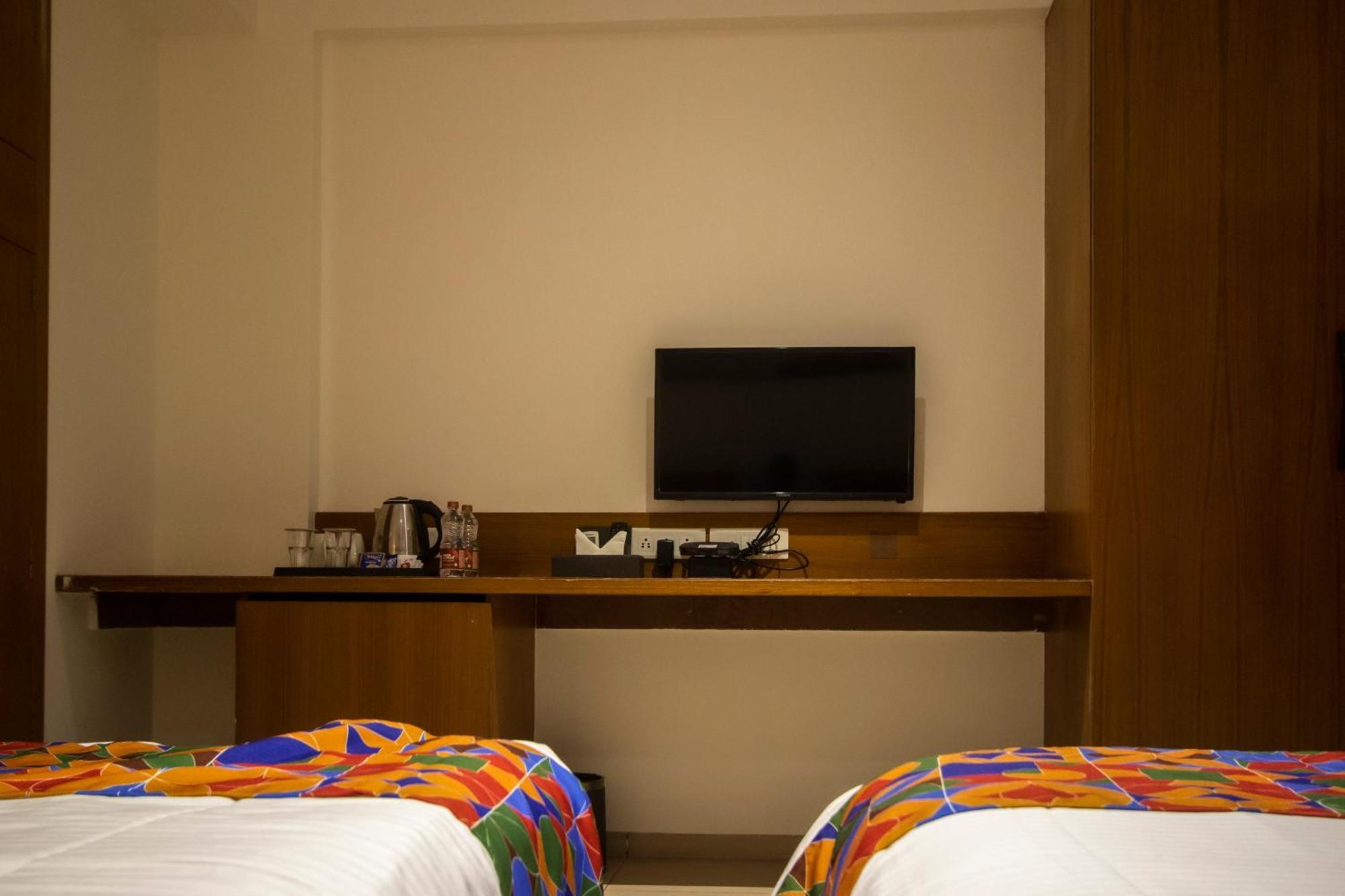 Monarch Express Chakan Hotel Exterior photo