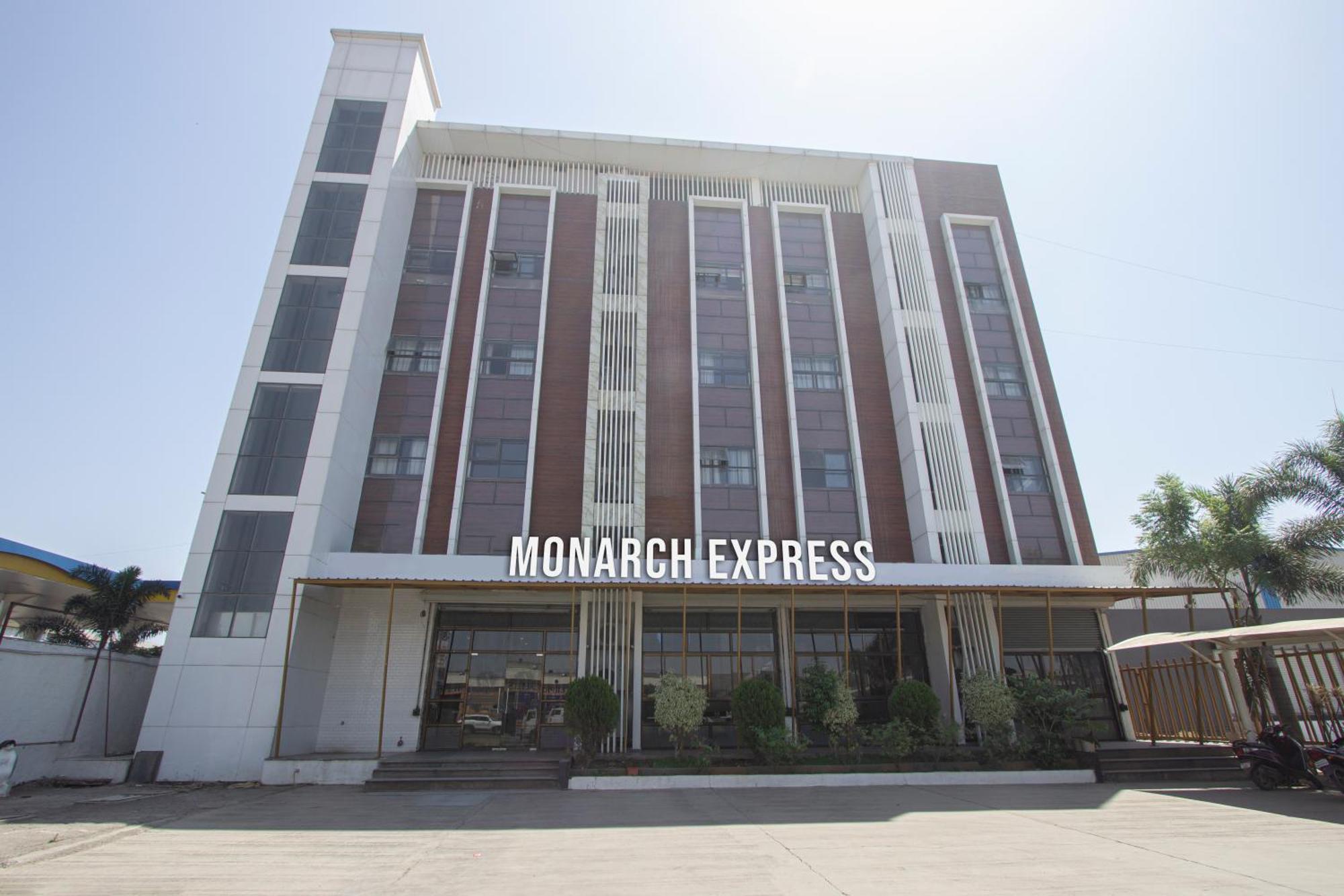Monarch Express Chakan Hotel Exterior photo