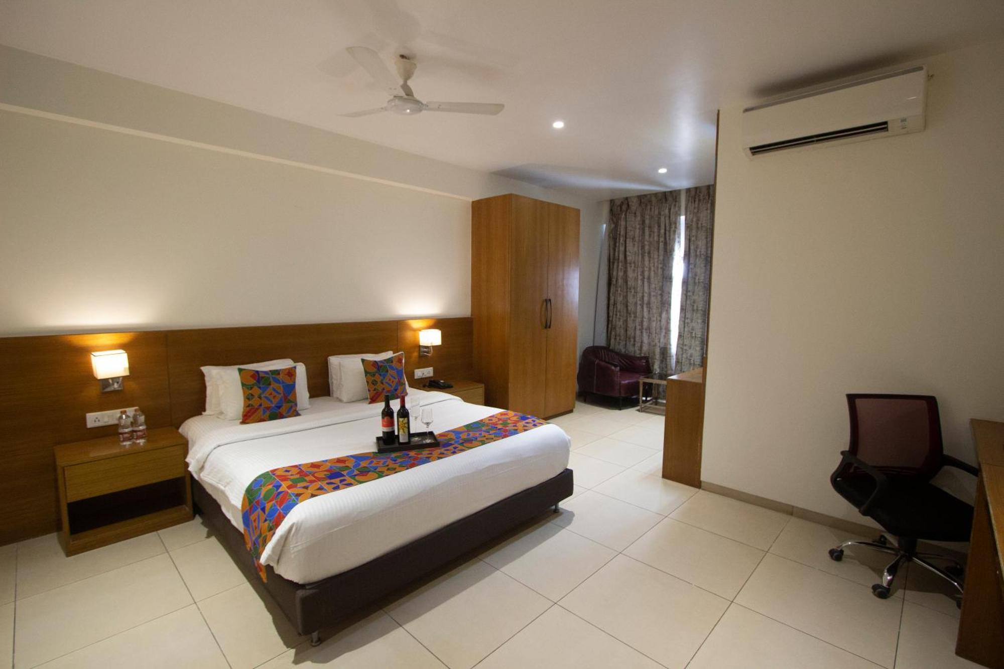 Monarch Express Chakan Hotel Exterior photo